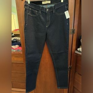 Women’s GAP easy legging
New W/ tags
